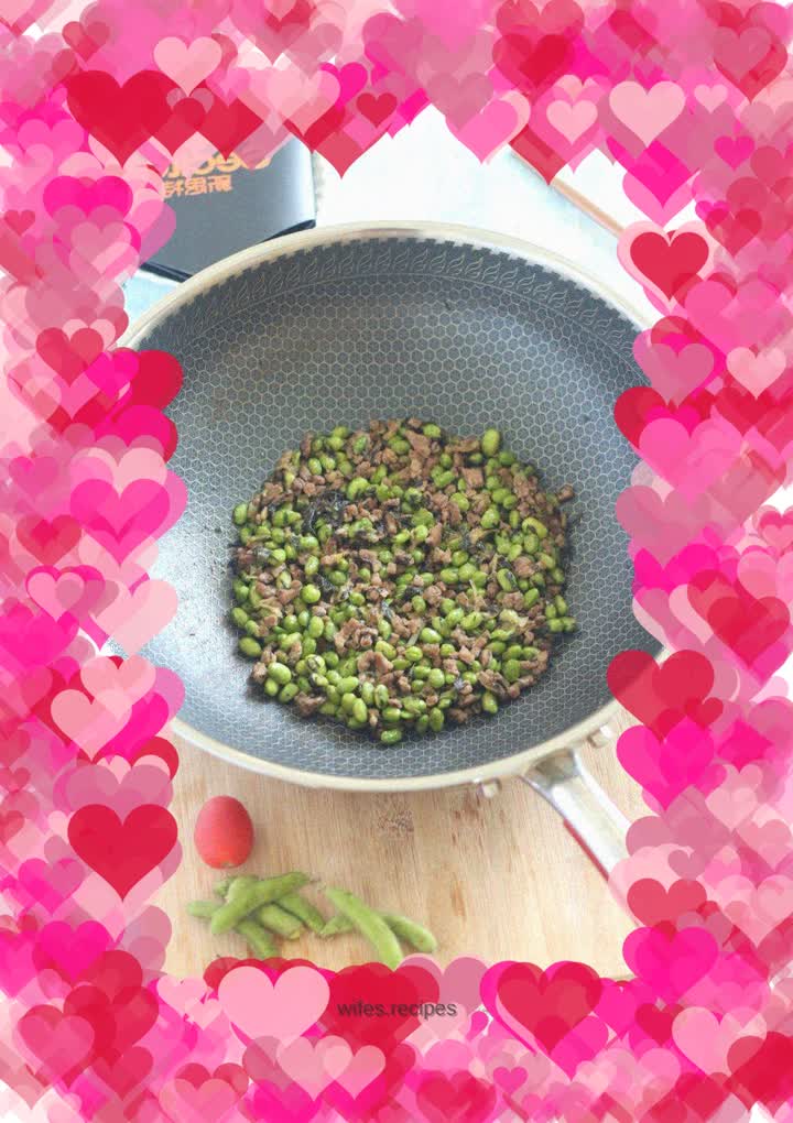 Olives, vegetables, minced meat and edamame