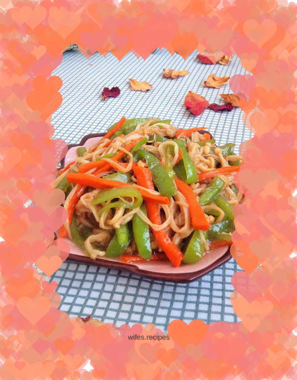 Green pepper and enoki mushroom