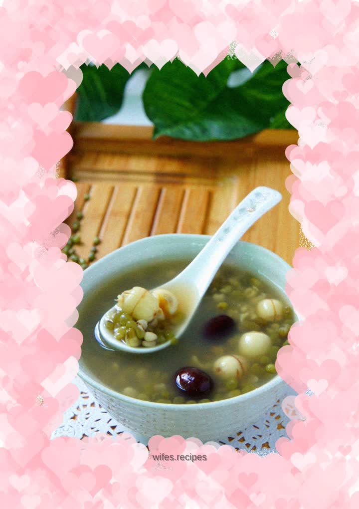 Mung bean and lotus seed soup