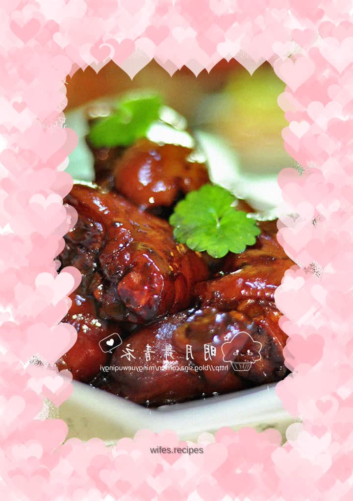 Braised pork trotters