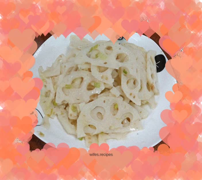 Stir-fried lotus root slices with green onions