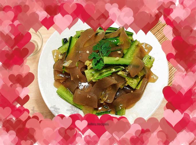 Refreshing konjac mixed with cucumber