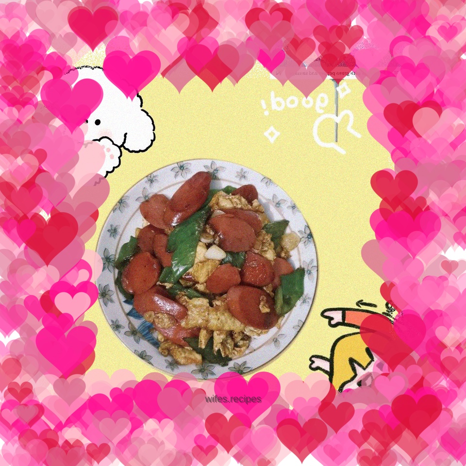 Fried eggs with green pepper and ham