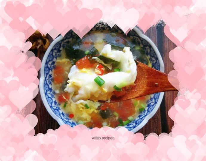 Kelp sprouts, tomato and egg drop soup
