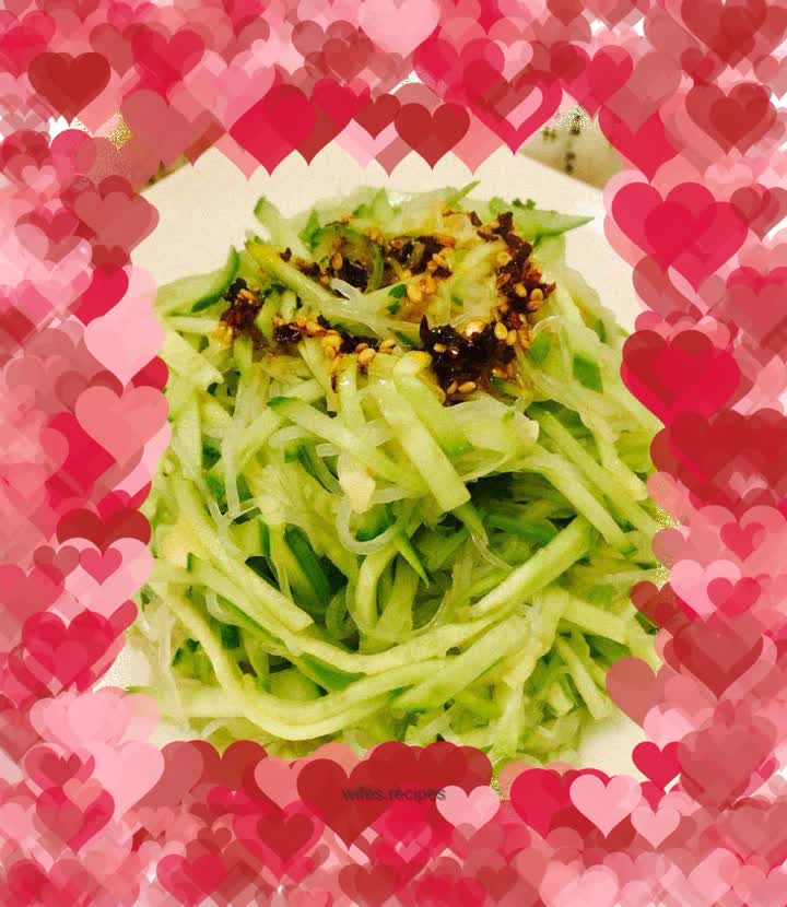 Cucumber mixed with vermicelli