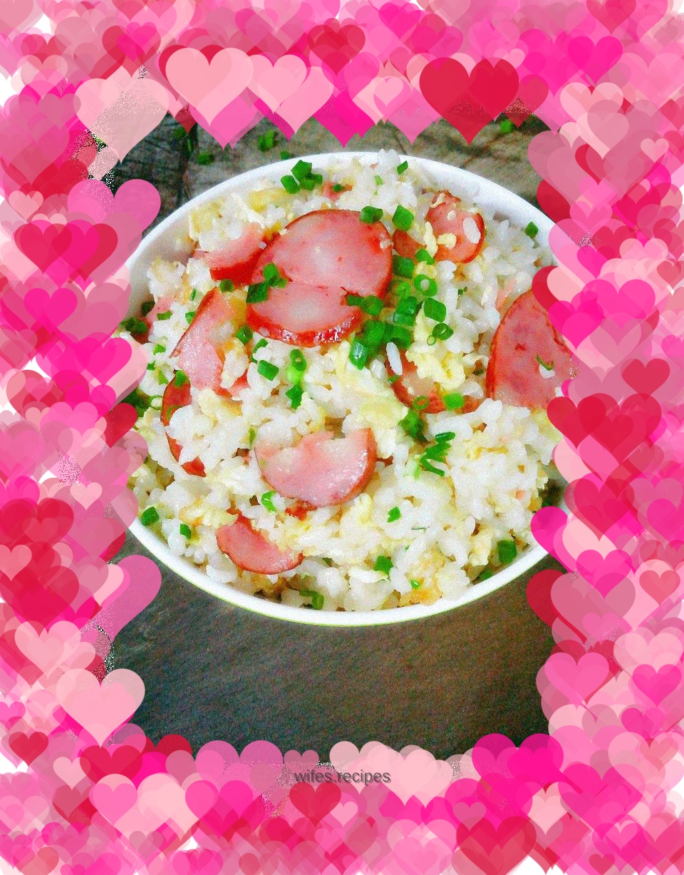 Fried rice with red sausage and egg