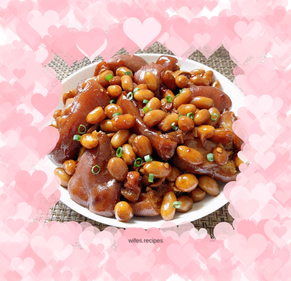 Braised pork trotters with peanuts