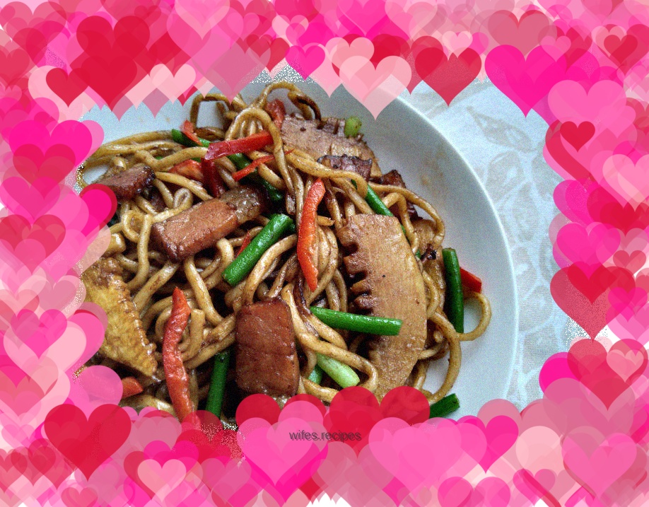 Braised noodles with bacon and bamboo shoots