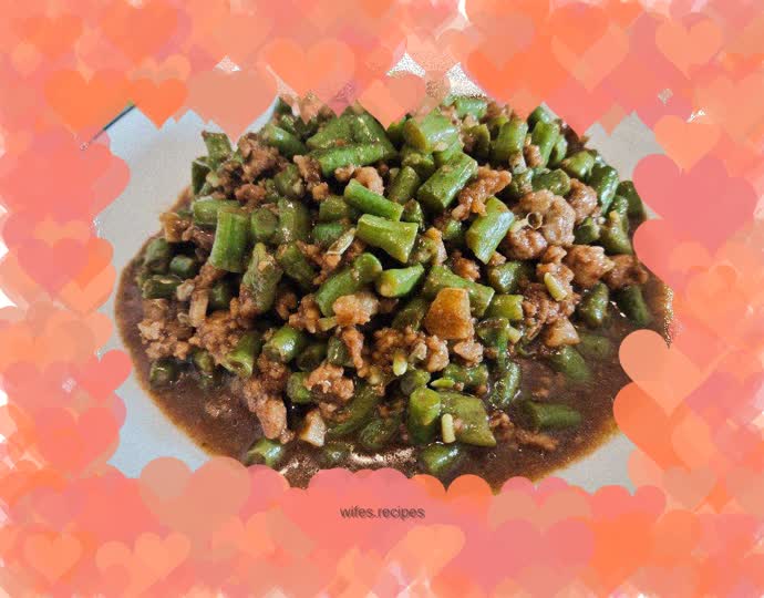Home-cooked meals with minced pork and beans