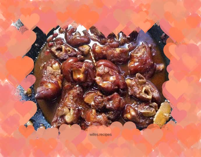 Braised pork trotters