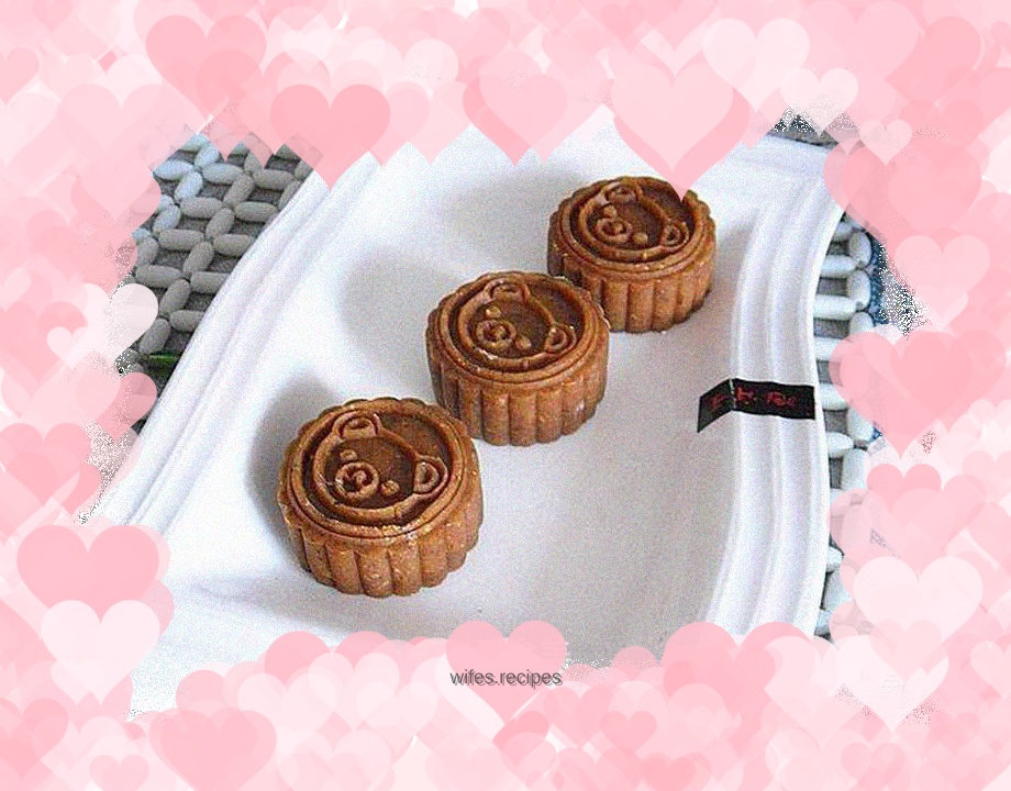 Pumpkin cake with date paste and bean paste