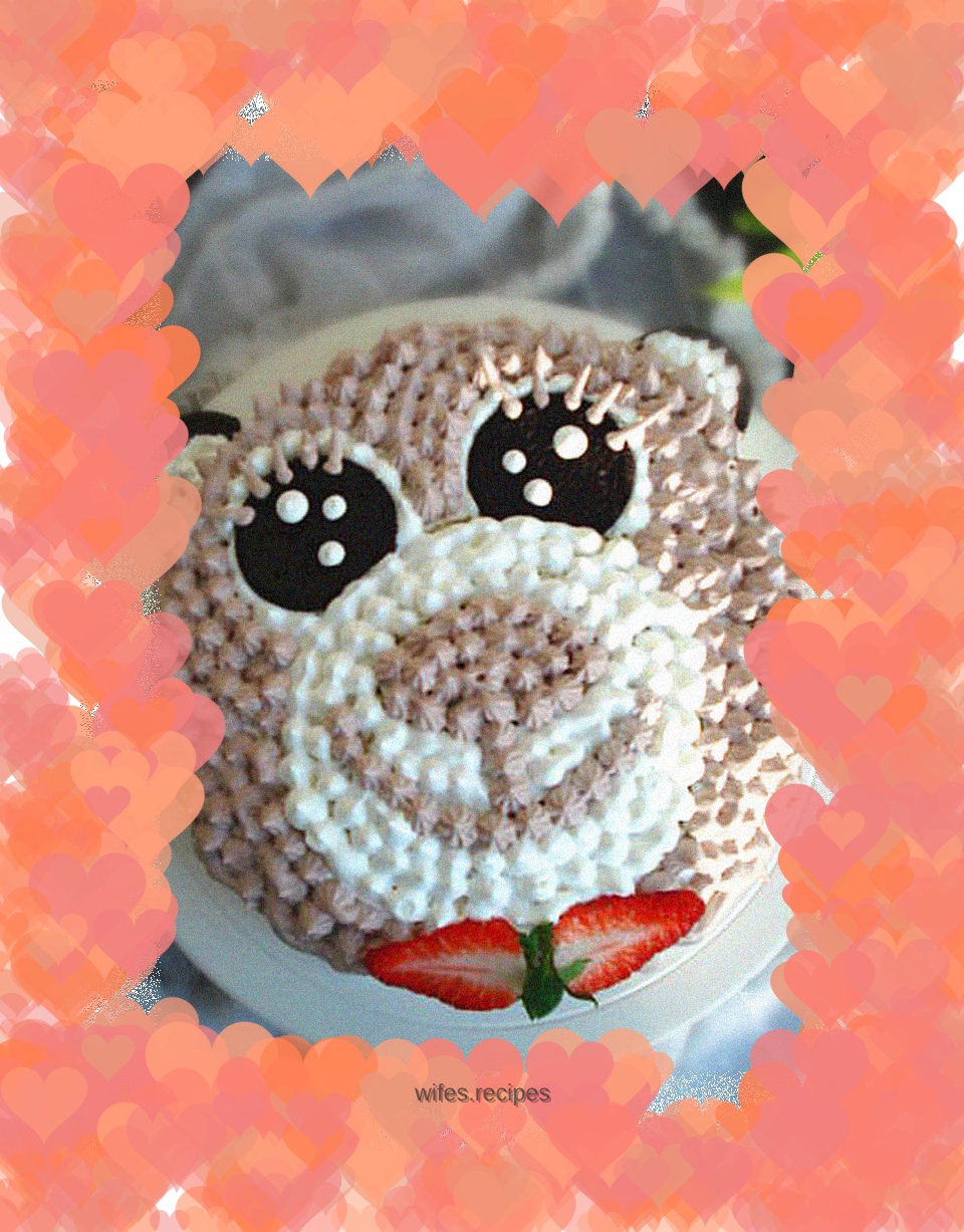 The bear cake is so cute