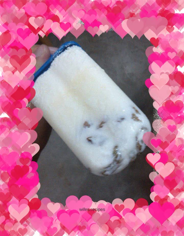 Fresh milk raisin popsicle