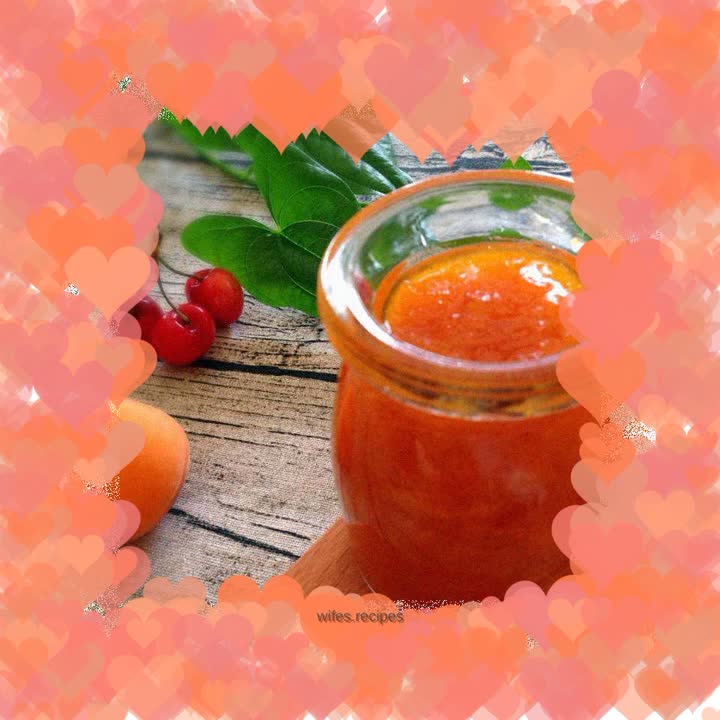 Yellow apricot jam