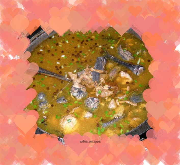 Squab, black-bone chicken, wild yellow mushroom soup