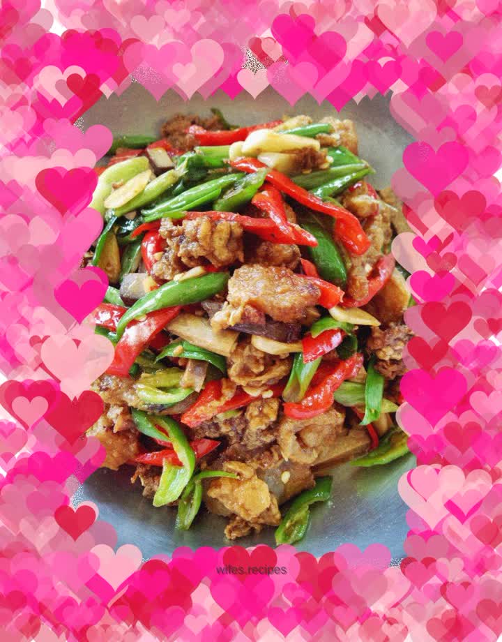 Dried eggs with green pepper oil residue