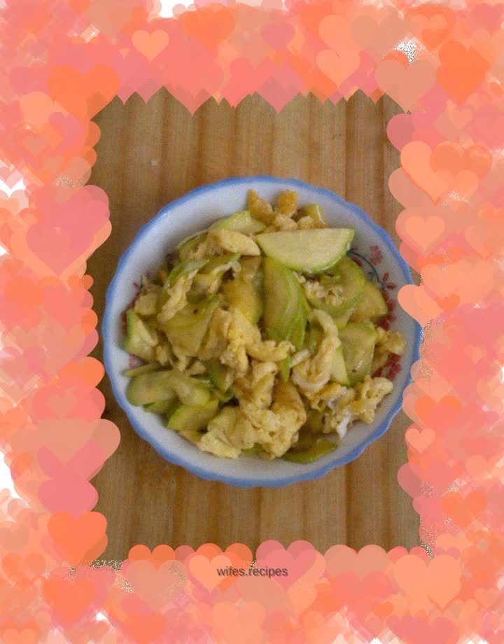 Scrambled eggs with white melon