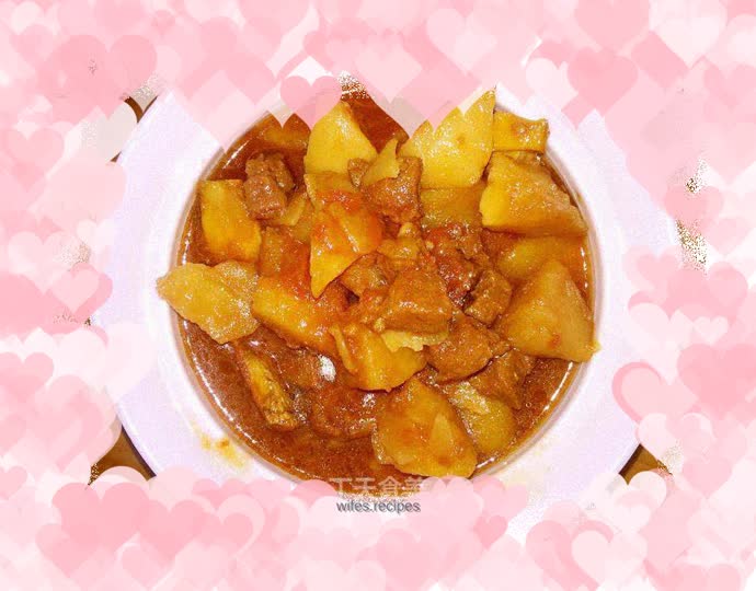 Beef stew with tomatoes and potatoes