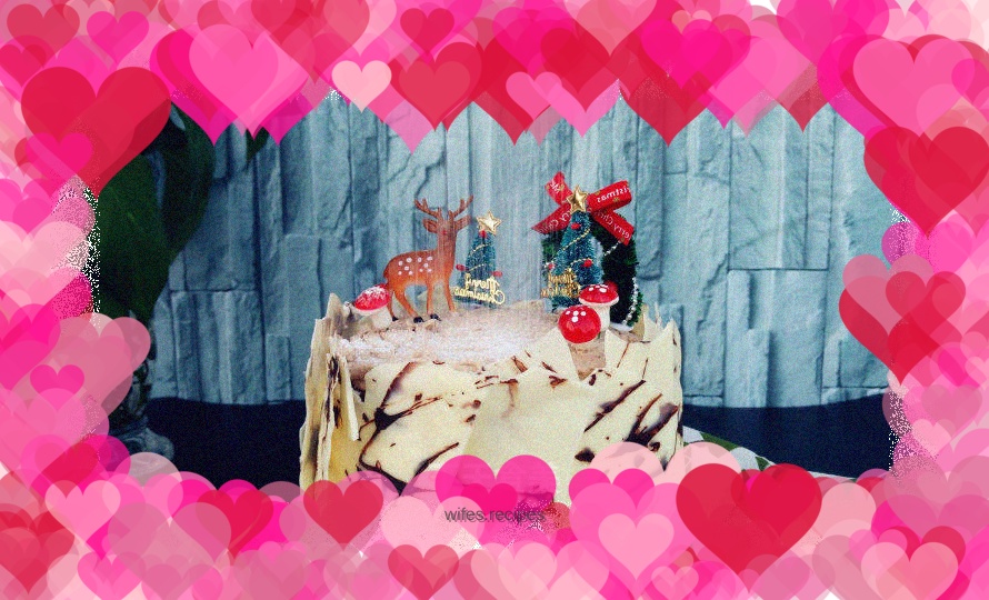 Chocolate tree stump cake with rich Christmas style