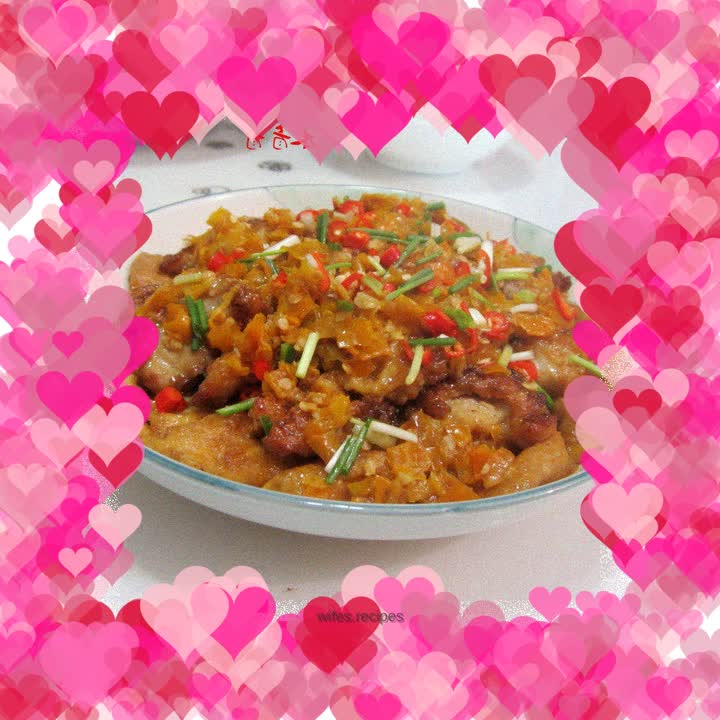 Steamed Rice Noodles with Yellow Chopped Pork