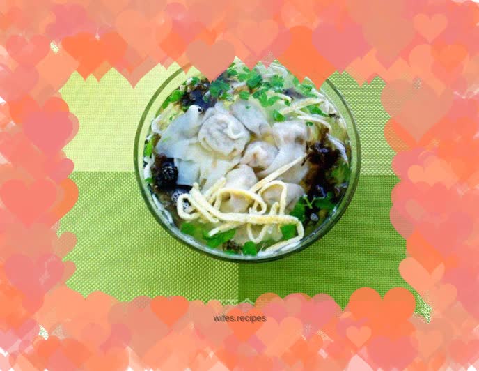 Four fresh goldfish wontons