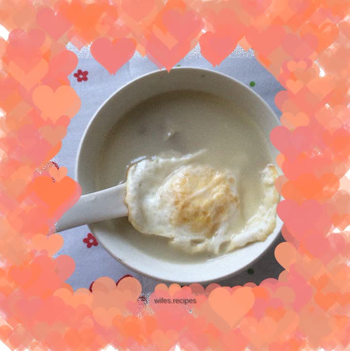 Crucian carp egg soup