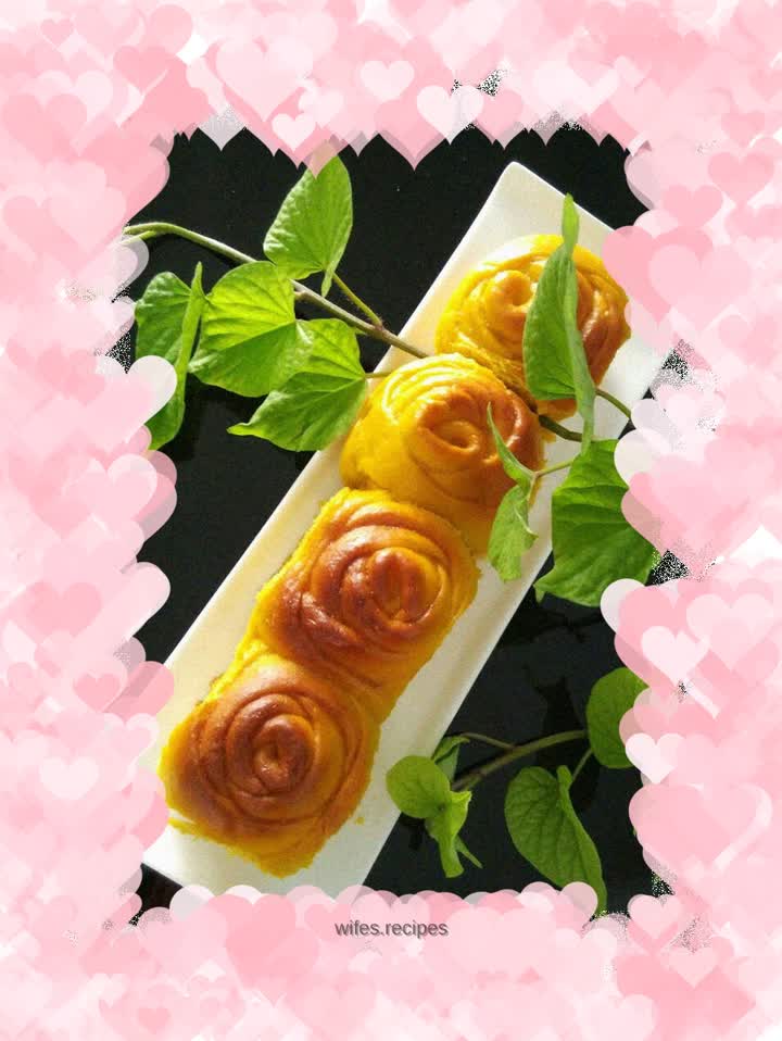 Rose Pumpkin Bread