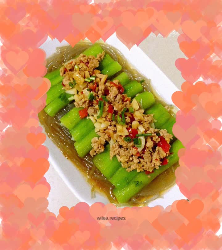 Steamed loofah with minced pork vermicelli
