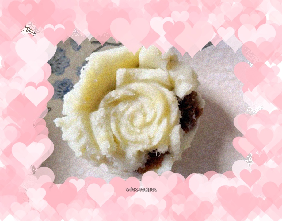 Yam and bean paste mooncakes