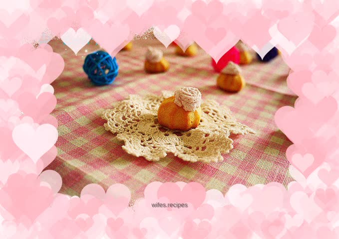 A delicious bite - mini blueberry puffs