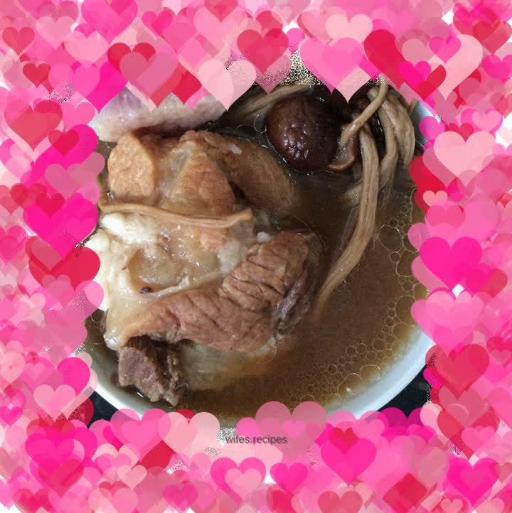 Tea tree mushroom soup