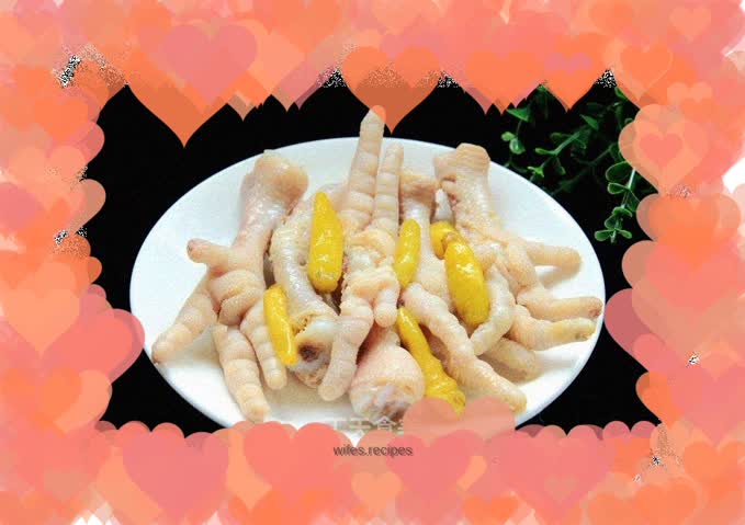 Pickled pepper chicken feet