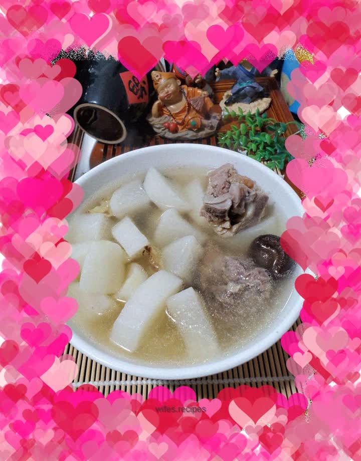 Pork bone, mushroom and radish soup