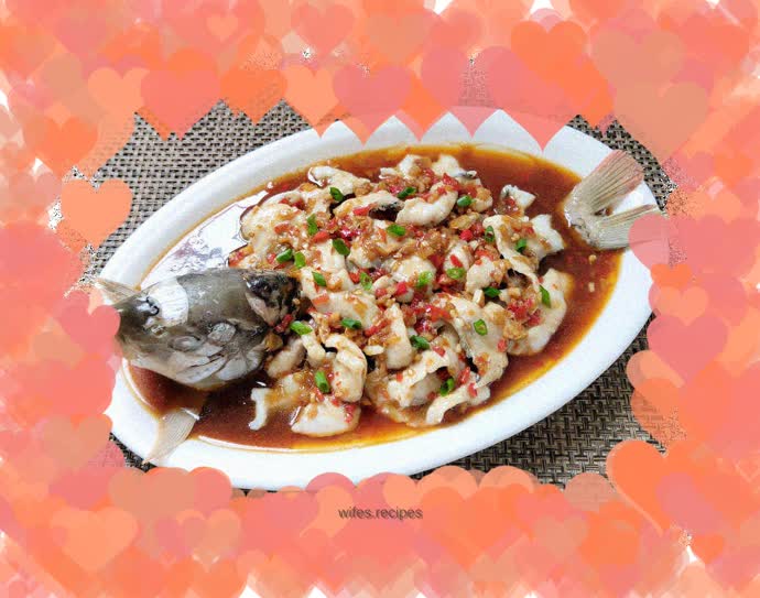 Sauce-glazed fish fillet