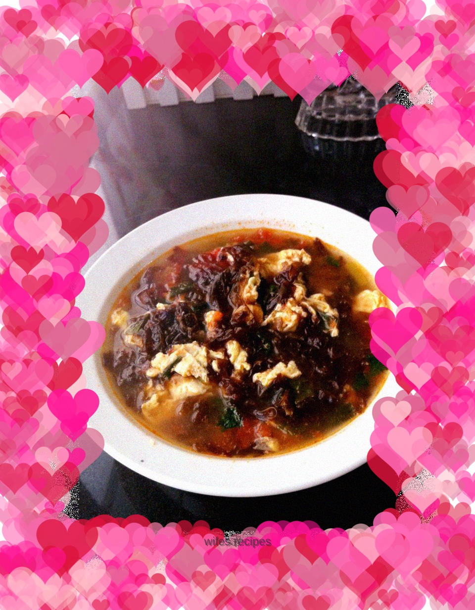 Seaweed and egg drop soup