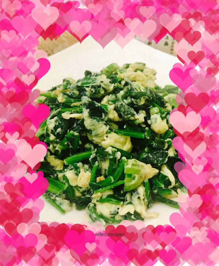 Scrambled eggs with spinach