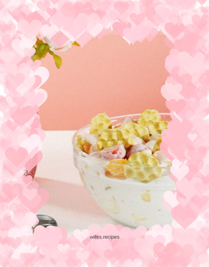 Stone cake, yogurt and fruit