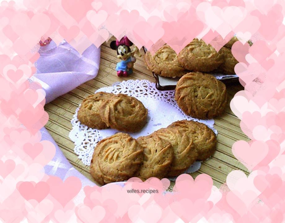 Hazelnut Soufflé Cookies