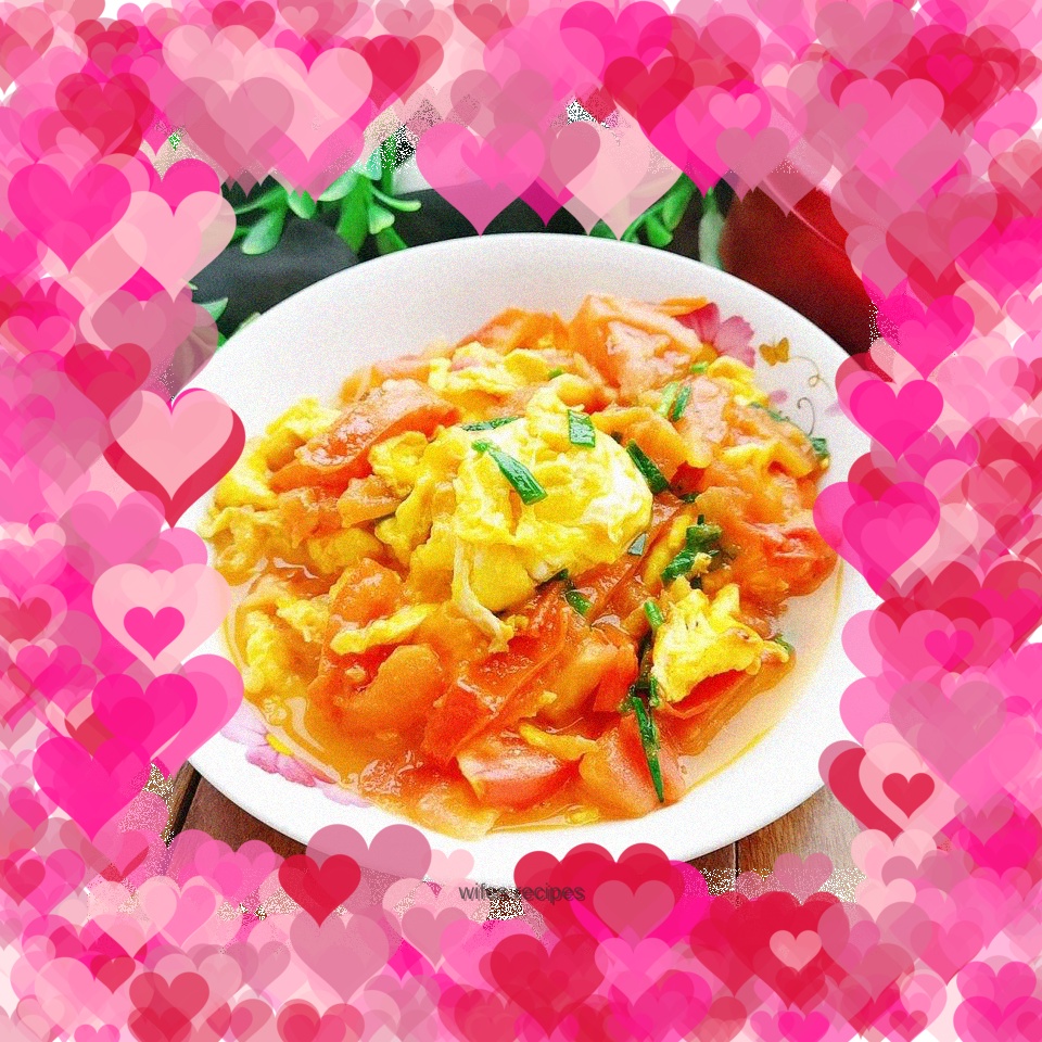Scrambled eggs with tomatoes