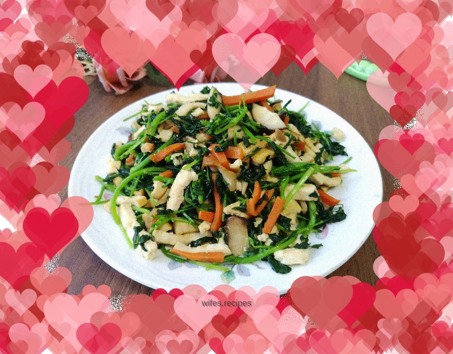Stir-fried Dried Tofu with Red Flower and Shiitake Mushrooms