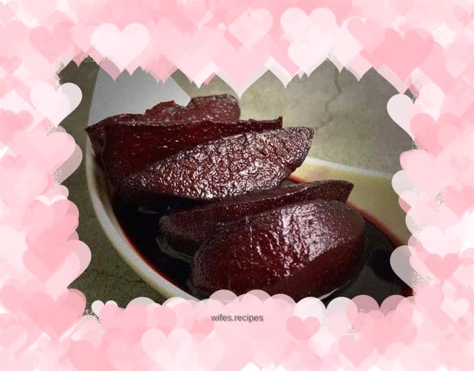 Pears braised in red wine