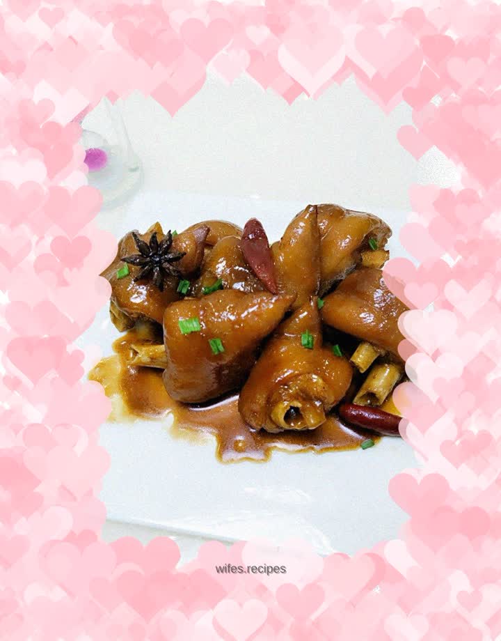 Braised pork trotters