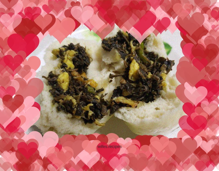 Purslane and goose egg buns