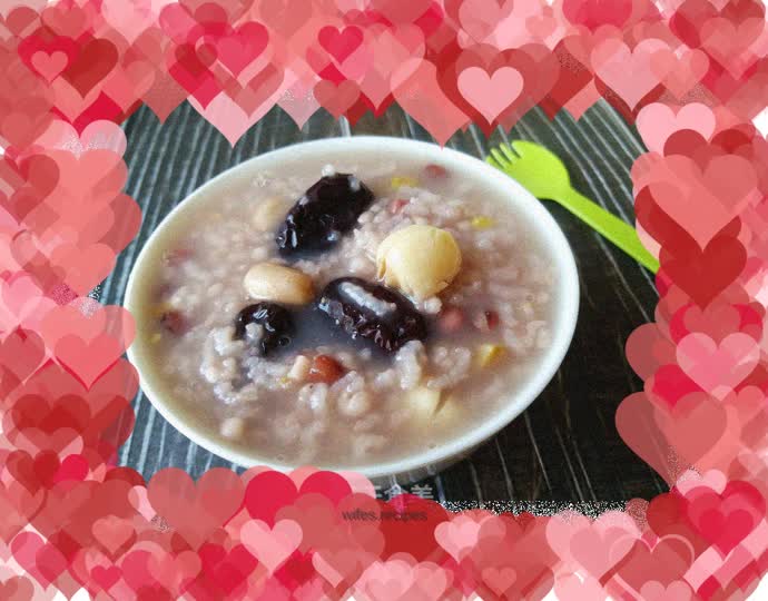 Red dates, lotus seeds and eight-treasure porridge