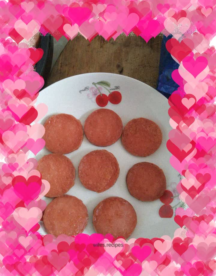 Pan-fried ham sausage