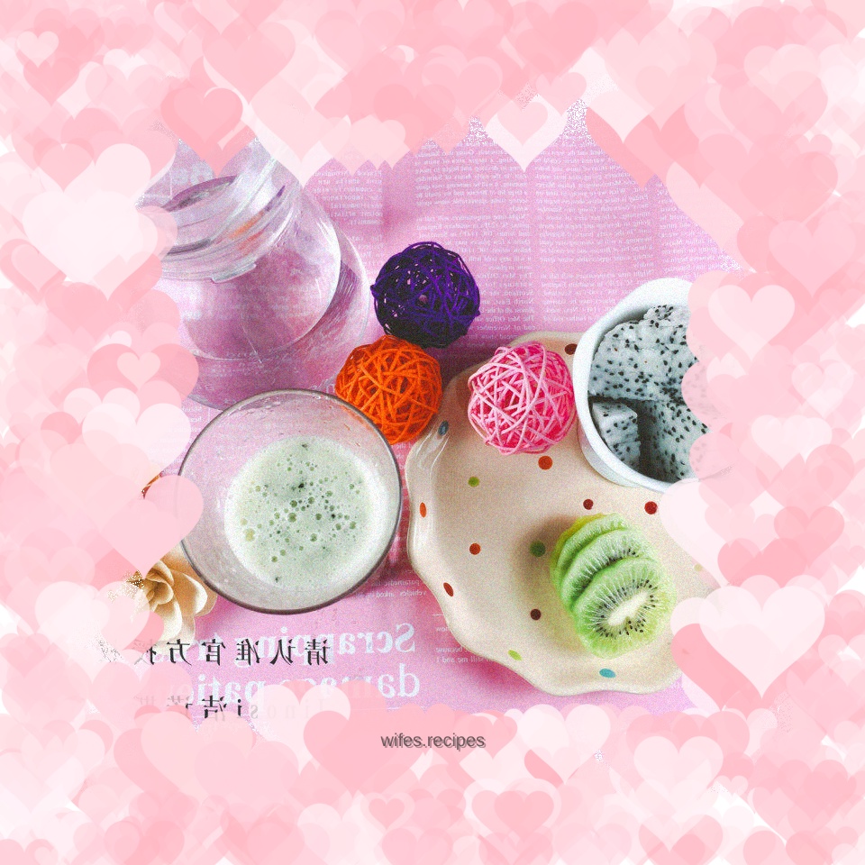 Dragon fruit and kiwi juice