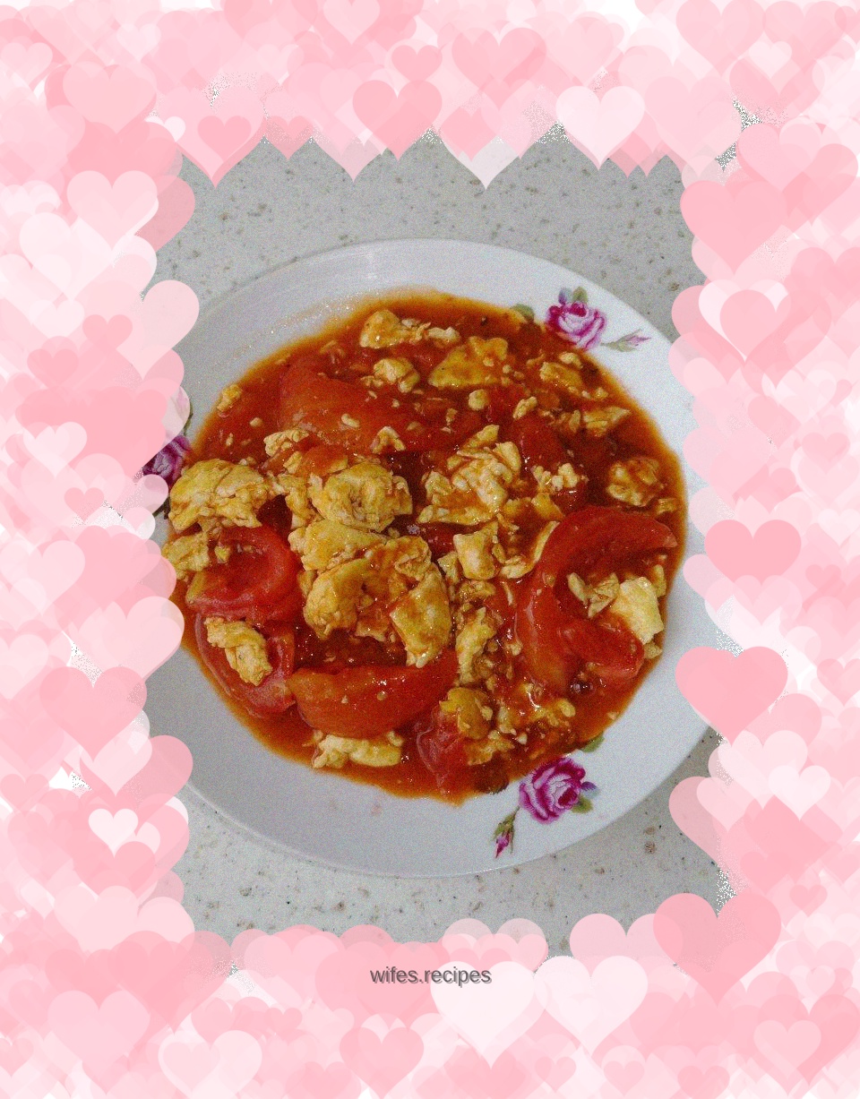 Scrambled eggs with tomatoes