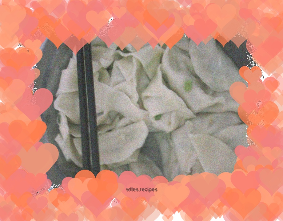 Dumplings stuffed with pork and radish