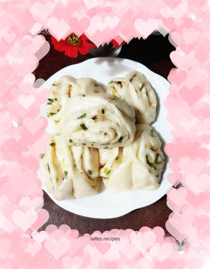 Salt and pepper scallion rolls