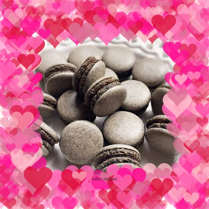 Black sesame powder macaron